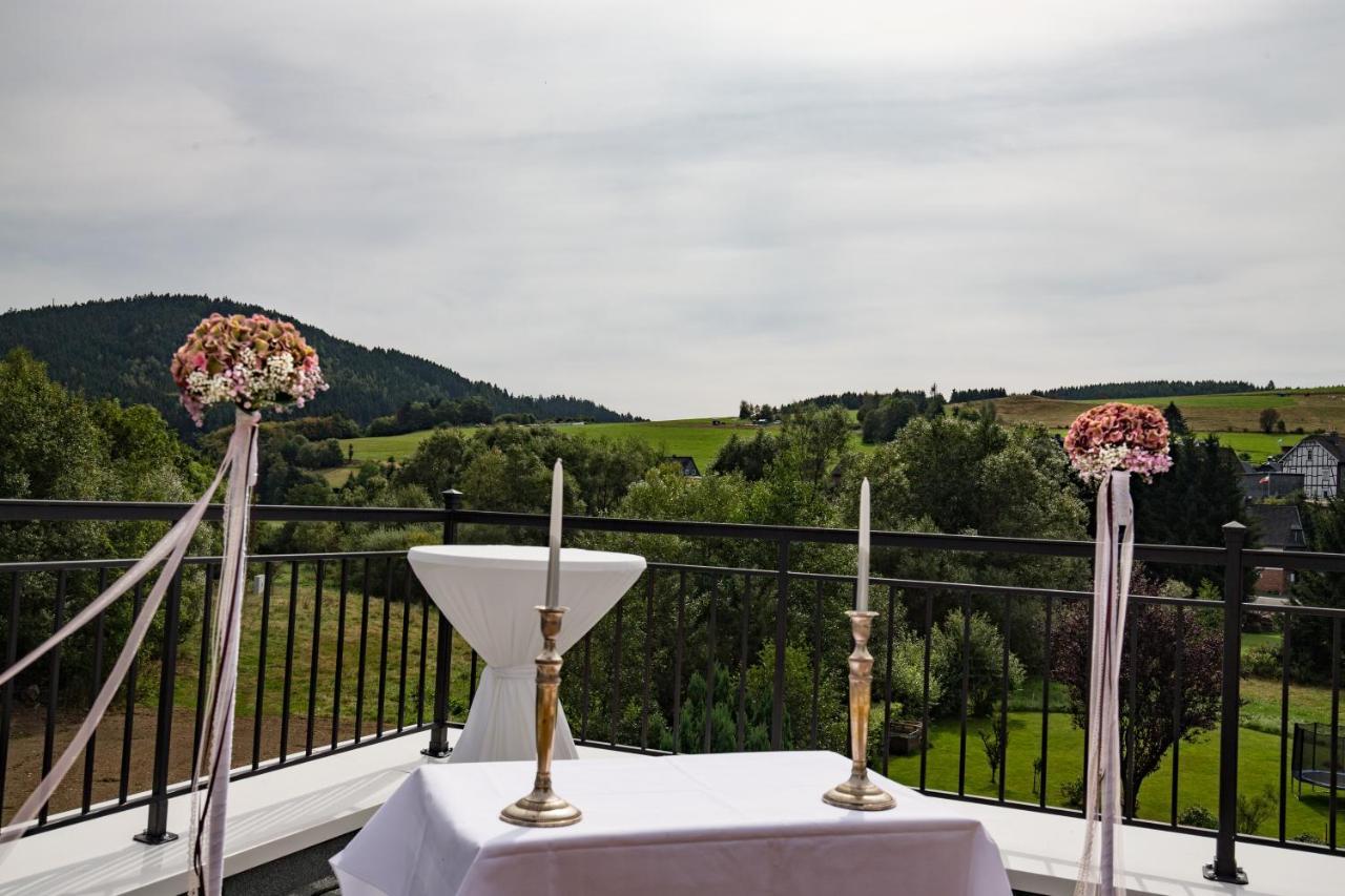Lahntalhotel Feudingen บาด ลาสเฟอ ภายนอก รูปภาพ