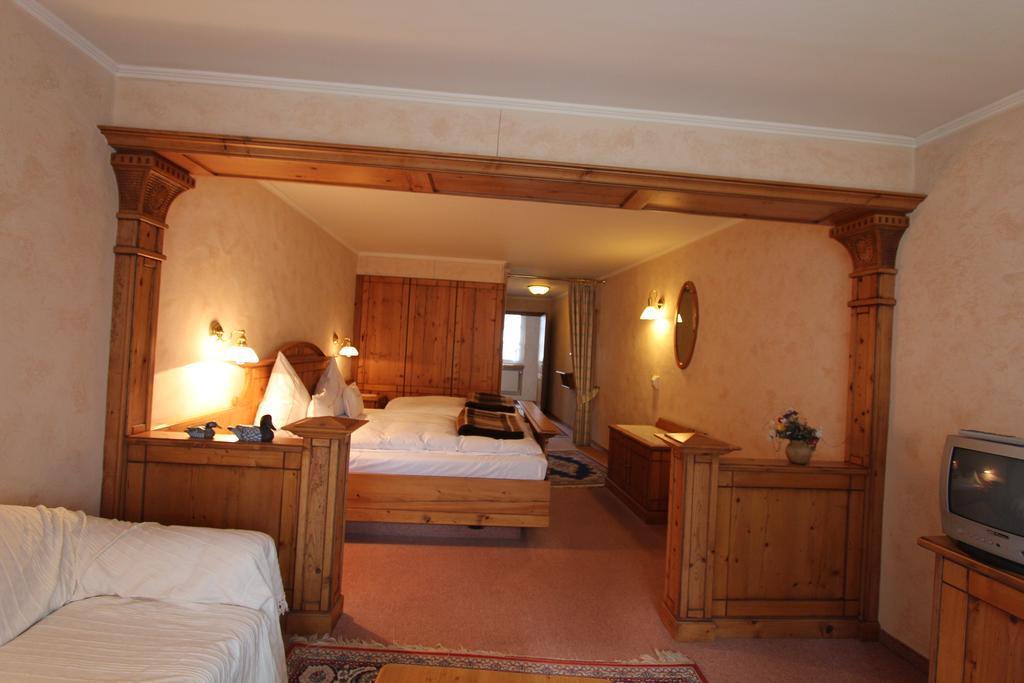 Lahntalhotel Feudingen บาด ลาสเฟอ ภายนอก รูปภาพ